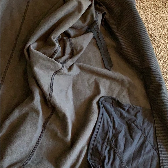 •Lululemon Asymmetrical ZIP Jacket Gray• - Picture 5 of 5